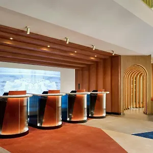 Montcalm East, Autograph Collection Londres